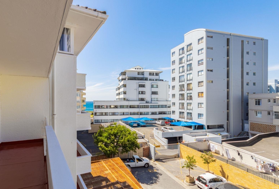 To Let 2 Bedroom Property for Rent in Sea Point Western Cape